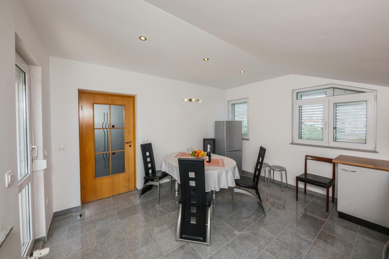 Apartman Lucija Kaštela Εξωτερικό φωτογραφία