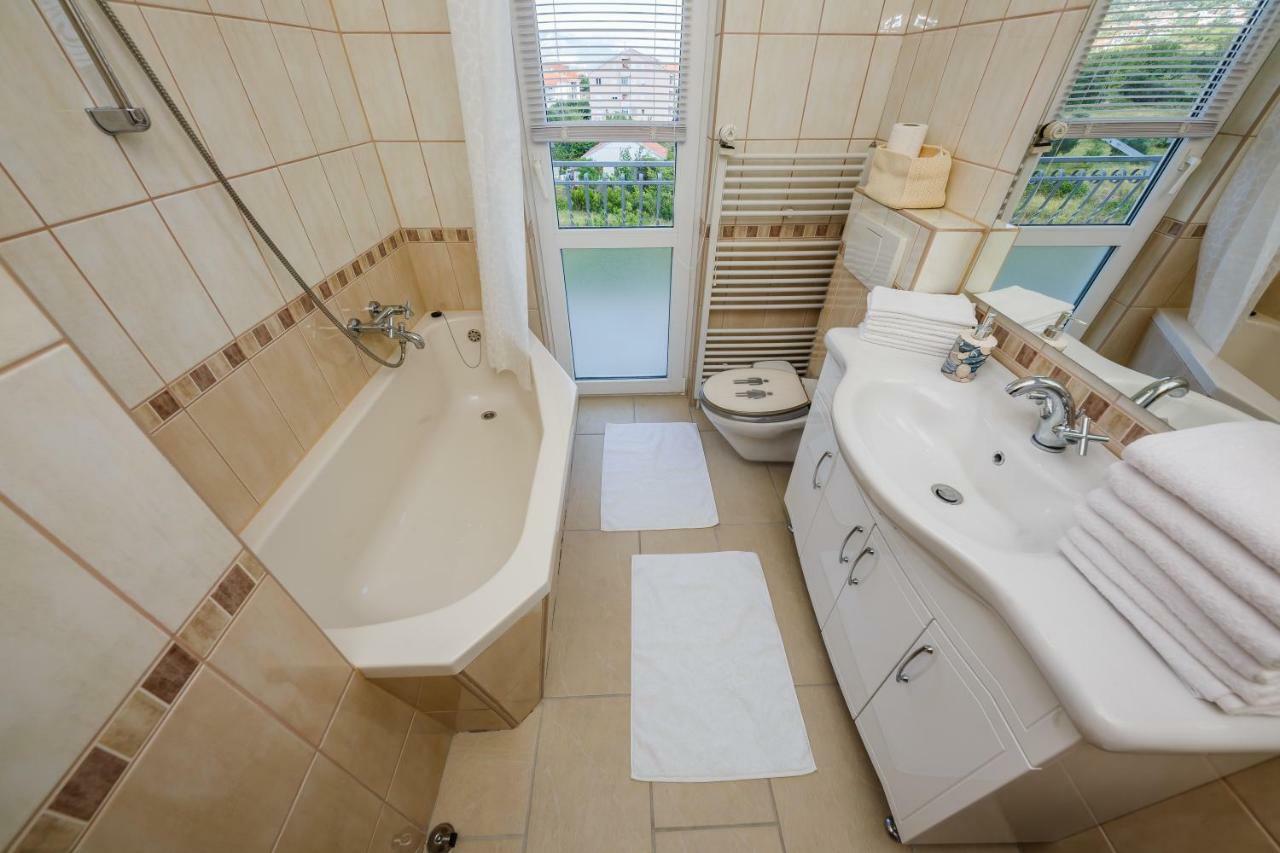 Apartman Lucija Kaštela Εξωτερικό φωτογραφία